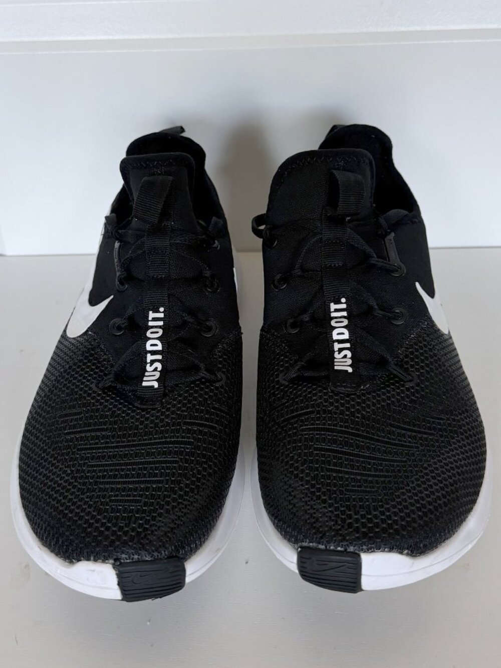 Nike Women's Free TR 8 Cross Training Sneakers - Sz 9 - Picture 3 of 7